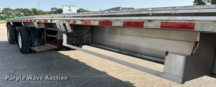 image for item LF9867 2014 Mac TNAR48AF flatbed trailer