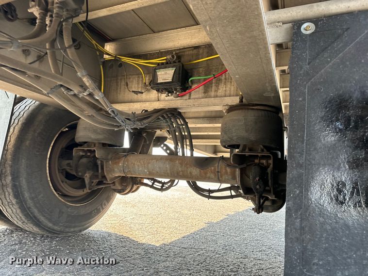 image for item LF9867 2014 Mac TNAR48AF flatbed trailer