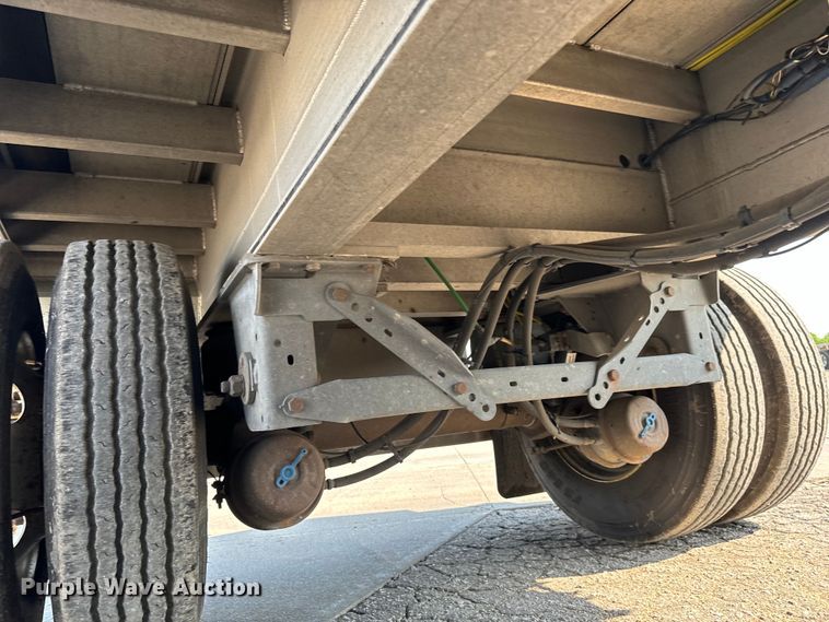 image for item LF9867 2014 Mac TNAR48AF flatbed trailer