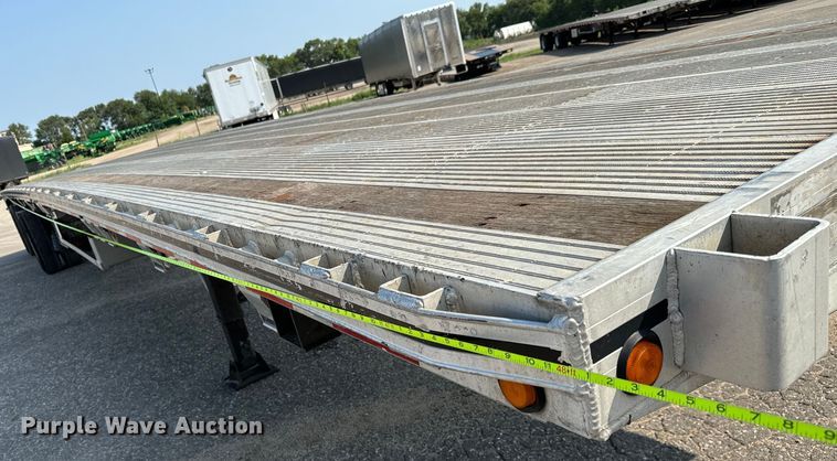 image for item LF9867 2014 Mac TNAR48AF flatbed trailer
