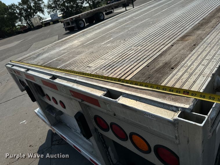 image for item LF9867 2014 Mac TNAR48AF flatbed trailer