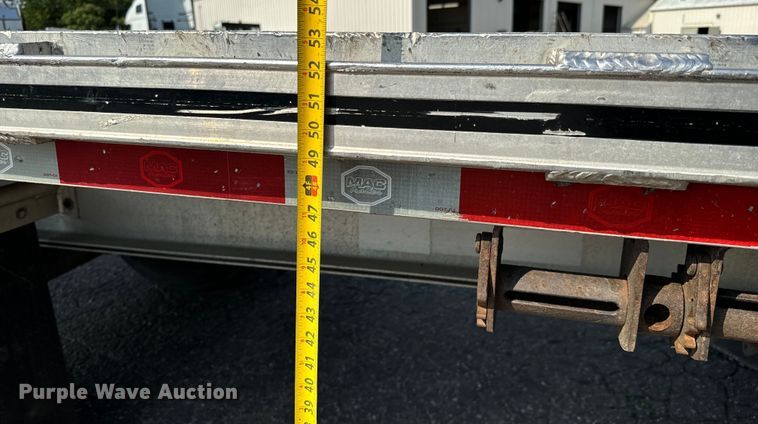 image for item LF9867 2014 Mac TNAR48AF flatbed trailer