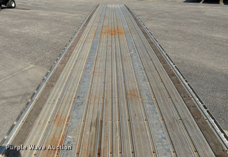 image for item LF9868 2013 Great Dane  FXP-0024-00048 flatbed trailer