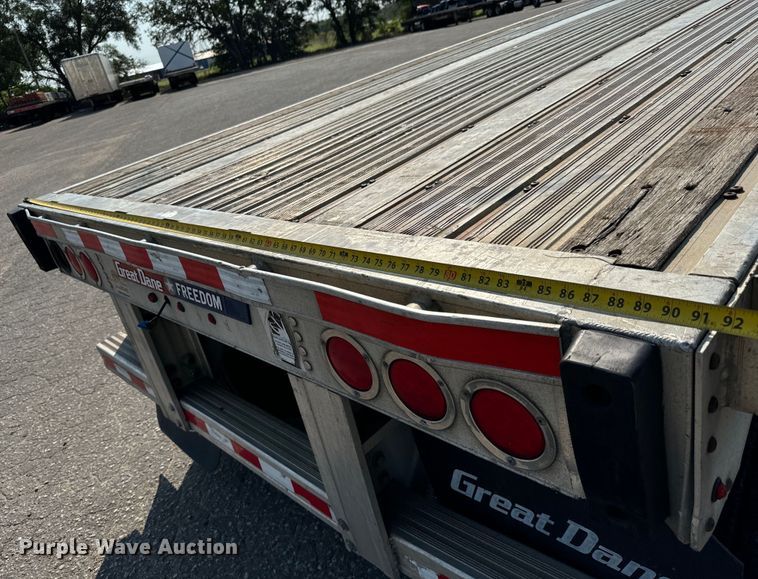 image for item LF9868 2013 Great Dane  FXP-0024-00048 flatbed trailer