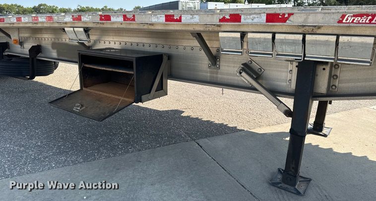 image for item LF9868 2013 Great Dane  FXP-0024-00048 flatbed trailer