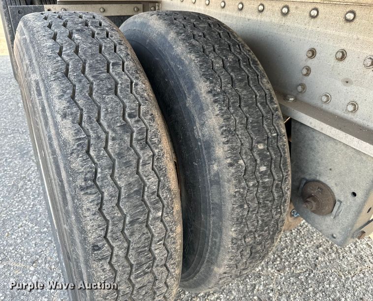 image for item LF9868 2013 Great Dane  FXP-0024-00048 flatbed trailer