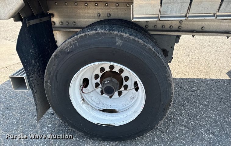 image for item LF9868 2013 Great Dane  FXP-0024-00048 flatbed trailer