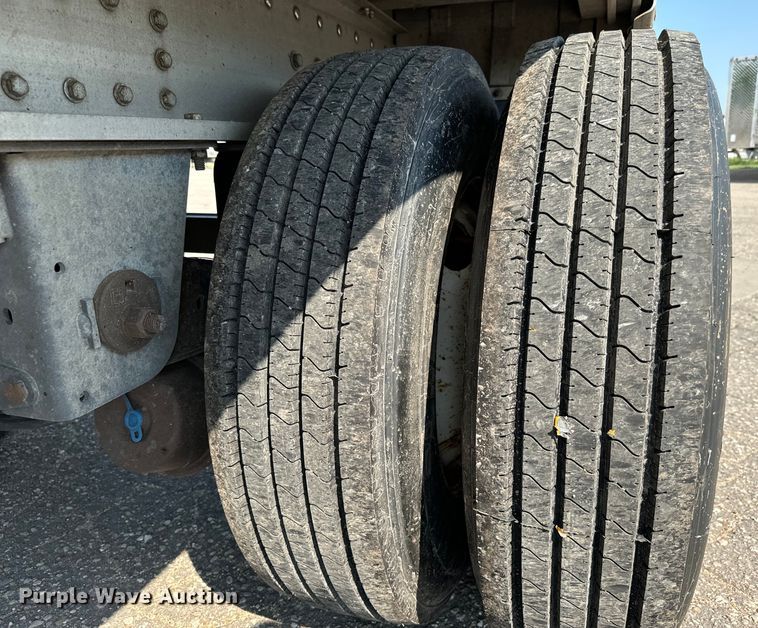 image for item LF9868 2013 Great Dane  FXP-0024-00048 flatbed trailer