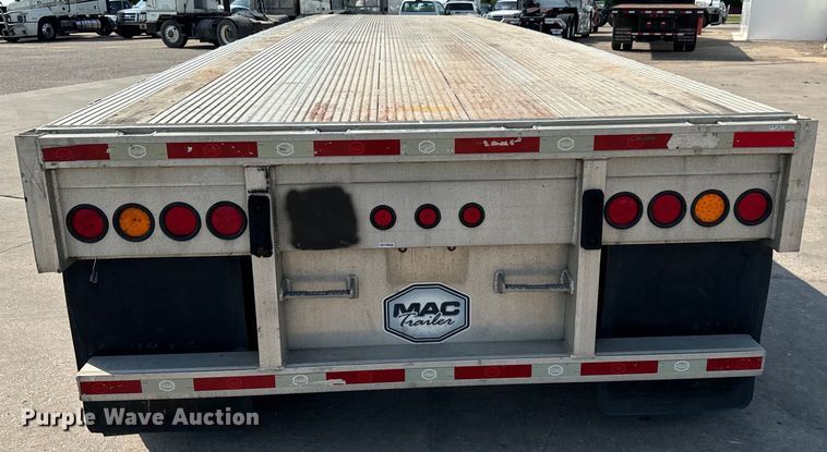 image for item LF9869 2014 Mac TNAR48AF flatbed trailer