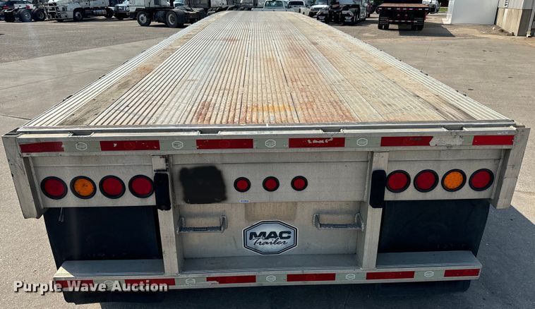 image for item LF9869 2014 Mac TNAR48AF flatbed trailer