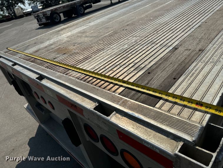 image for item LF9869 2014 Mac TNAR48AF flatbed trailer
