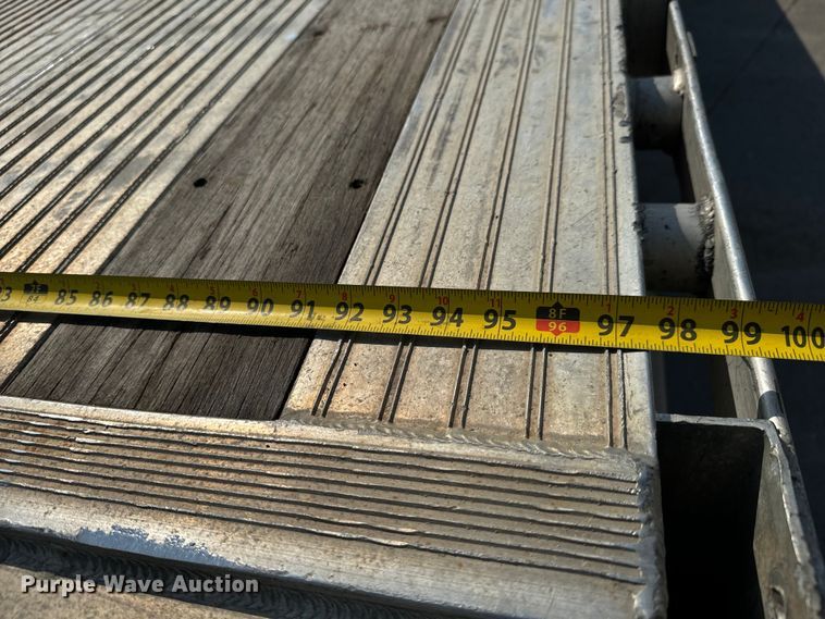 image for item LF9869 2014 Mac TNAR48AF flatbed trailer