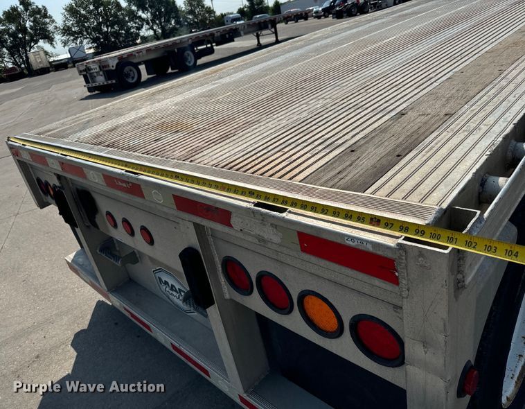 image for item LF9869 2014 Mac TNAR48AF flatbed trailer