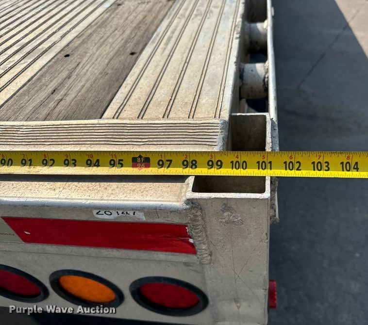 image for item LF9869 2014 Mac TNAR48AF flatbed trailer