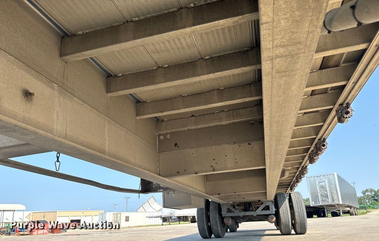 image for item LF9869 2014 Mac TNAR48AF flatbed trailer