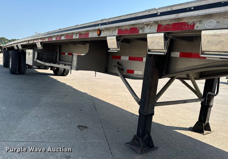 image for item LF9869 2014 Mac TNAR48AF flatbed trailer