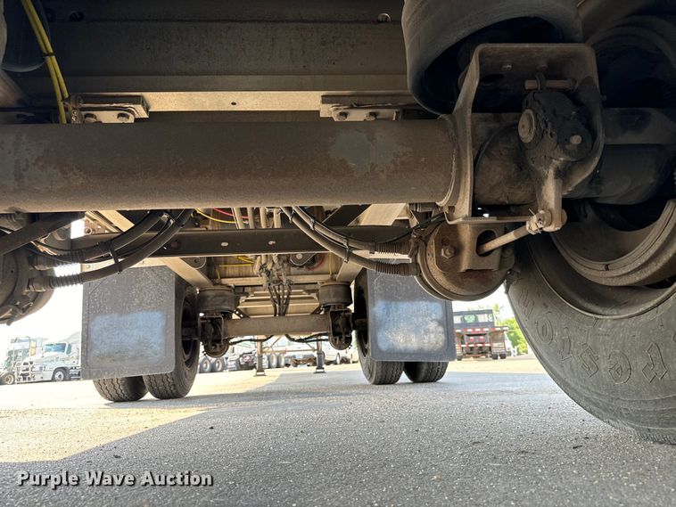 image for item LF9869 2014 Mac TNAR48AF flatbed trailer