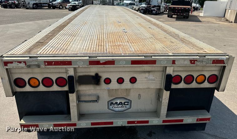 image for item LF9870 2014 Mac TNAR48AF flatbed trailer