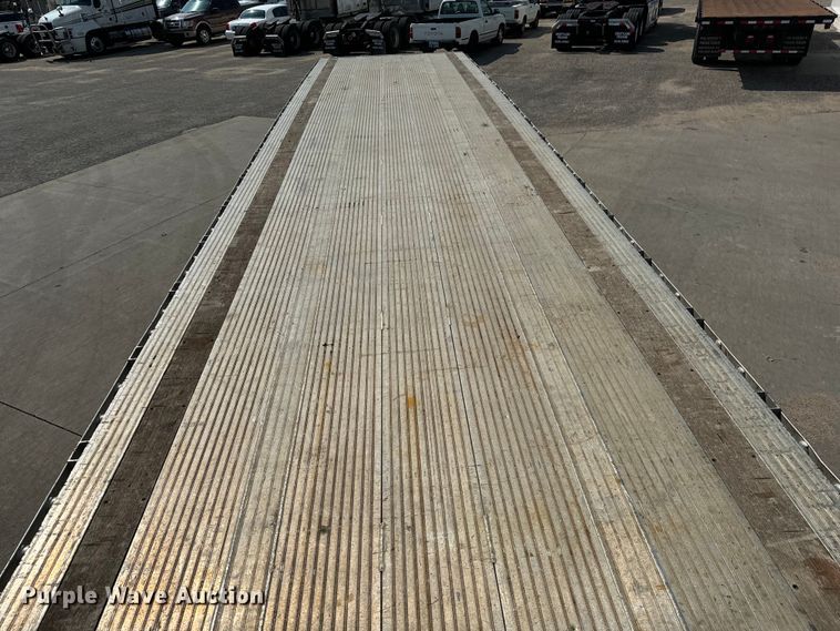 image for item LF9870 2014 Mac TNAR48AF flatbed trailer