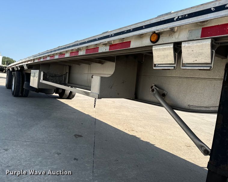 image for item LF9870 2014 Mac TNAR48AF flatbed trailer