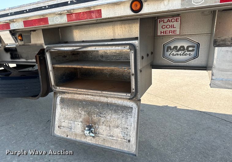 image for item LF9870 2014 Mac TNAR48AF flatbed trailer