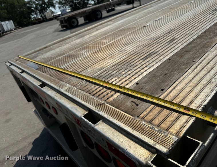 image for item LF9870 2014 Mac TNAR48AF flatbed trailer