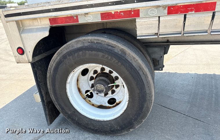 image for item LF9870 2014 Mac TNAR48AF flatbed trailer