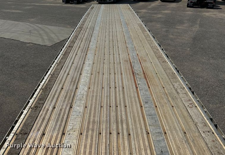 image for item LF9871 2013 Great Dane  FXP-0024-00048 flatbed trailer