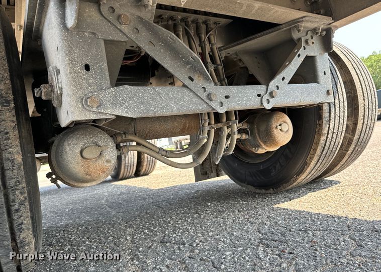 image for item LF9871 2013 Great Dane  FXP-0024-00048 flatbed trailer