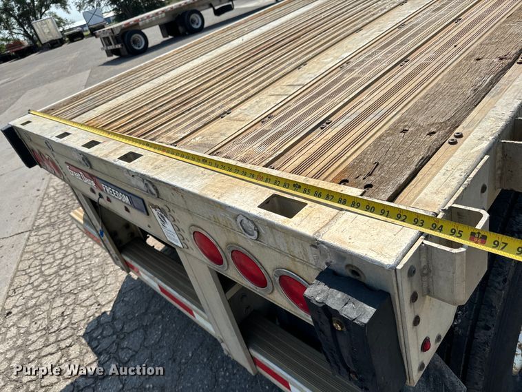 image for item LF9871 2013 Great Dane  FXP-0024-00048 flatbed trailer