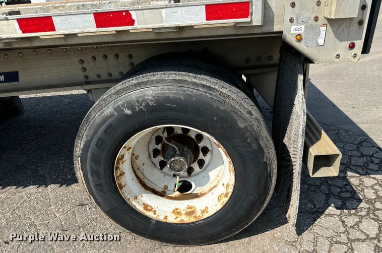 image for item LF9871 2013 Great Dane  FXP-0024-00048 flatbed trailer