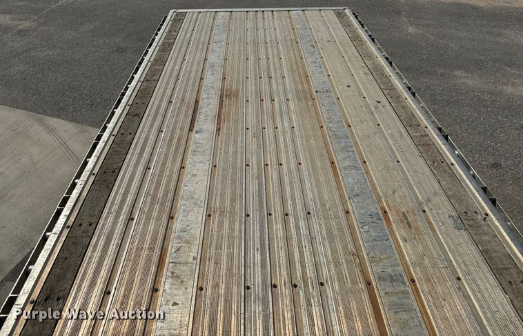 image for item LF9872 2013 Great Dane  FXP-0024-00048  flatbed trailer