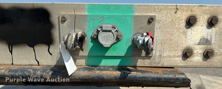 image for item LF9872 2013 Great Dane  FXP-0024-00048  flatbed trailer