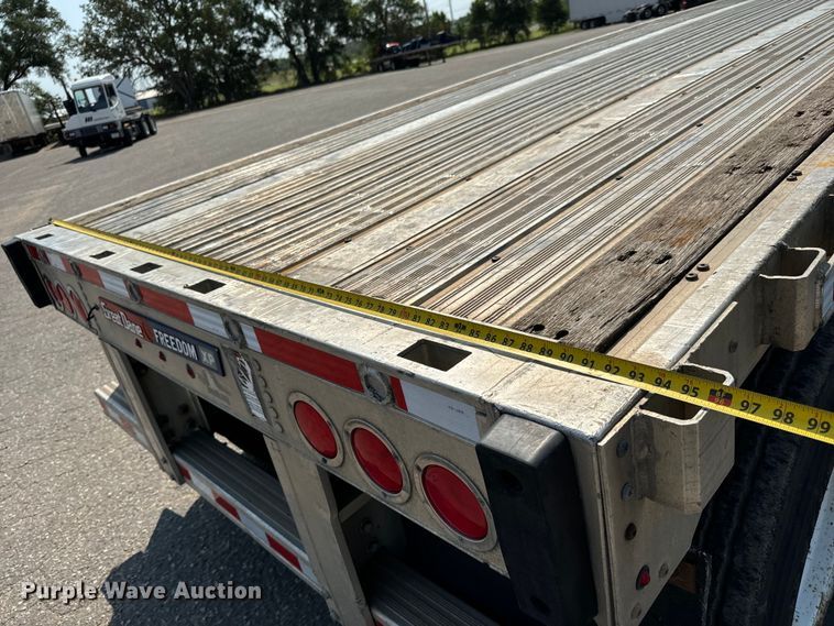 image for item LF9872 2013 Great Dane  FXP-0024-00048  flatbed trailer