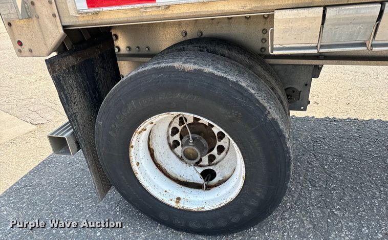 image for item LF9872 2013 Great Dane  FXP-0024-00048  flatbed trailer