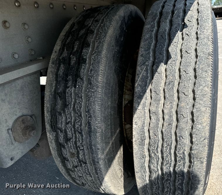 image for item LF9873 2013 Great Dane  FXP-0024-00048  flatbed trailer