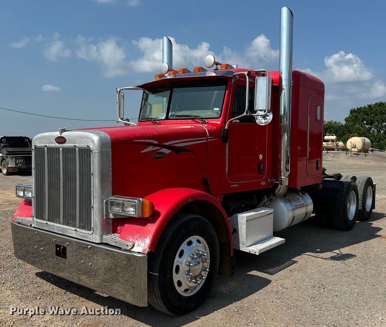 image for item LV9268 2007 Peterbilt  378 semi truck