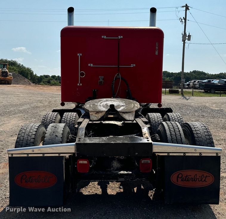image for item LV9268 2007 Peterbilt  378 semi truck