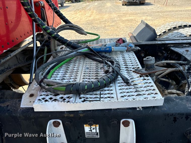 image for item LV9268 2007 Peterbilt  378 semi truck