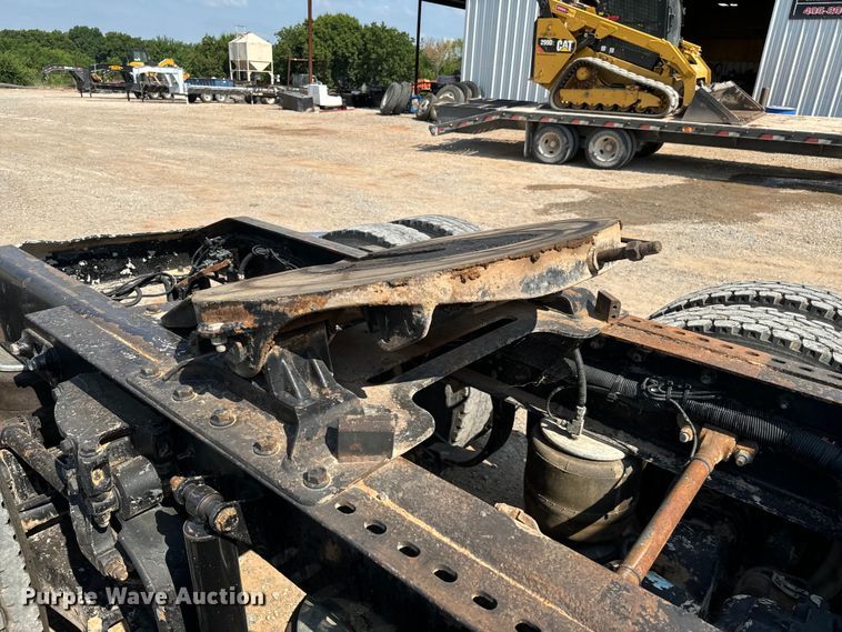 image for item LV9268 2007 Peterbilt  378 semi truck