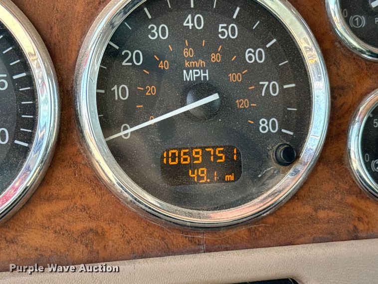 image for item LV9268 2007 Peterbilt  378 semi truck