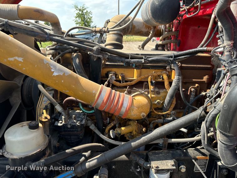 image for item LV9268 2007 Peterbilt  378 semi truck