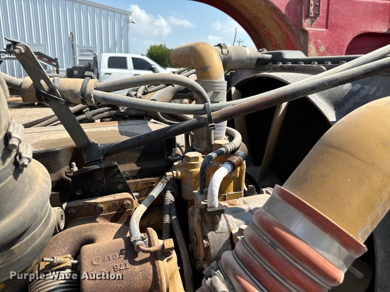 image for item LV9268 2007 Peterbilt  378 semi truck