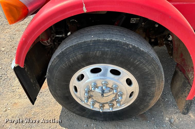 image for item LV9268 2007 Peterbilt  378 semi truck