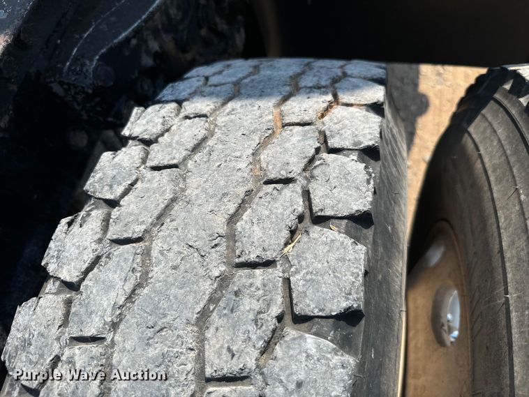 image for item LV9268 2007 Peterbilt  378 semi truck