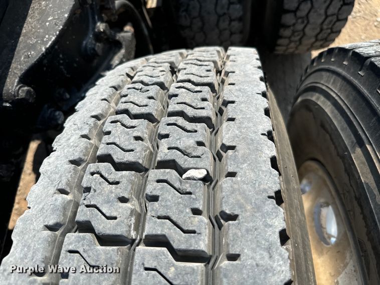 image for item LV9268 2007 Peterbilt  378 semi truck