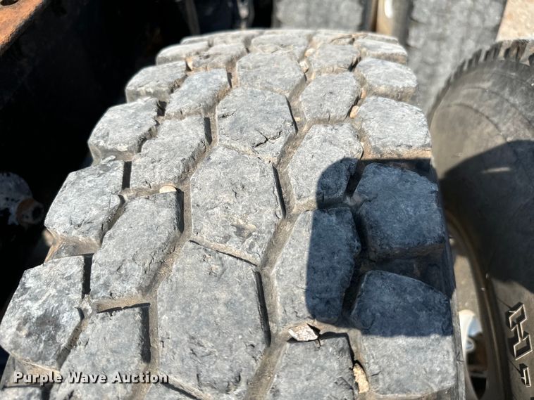 image for item LV9268 2007 Peterbilt  378 semi truck