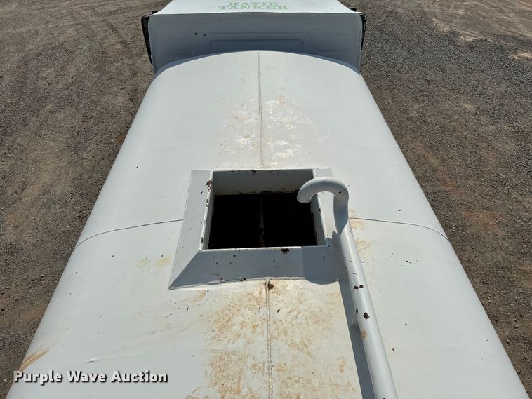 image for item LV9269 2000 Volvo VN water truck