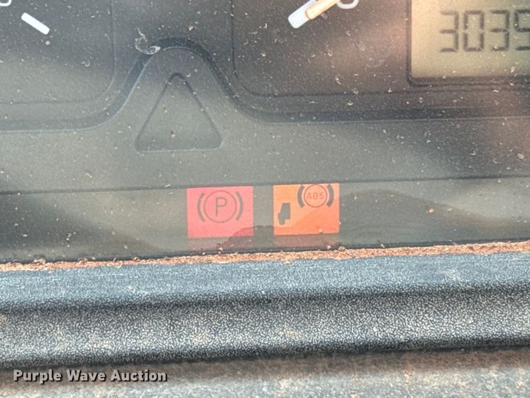 image for item LV9269 2000 Volvo VN water truck