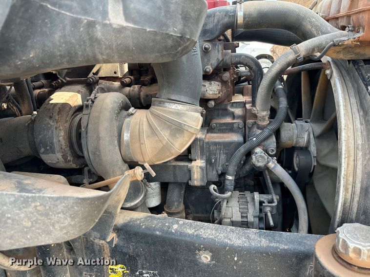 image for item LV9269 2000 Volvo VN water truck